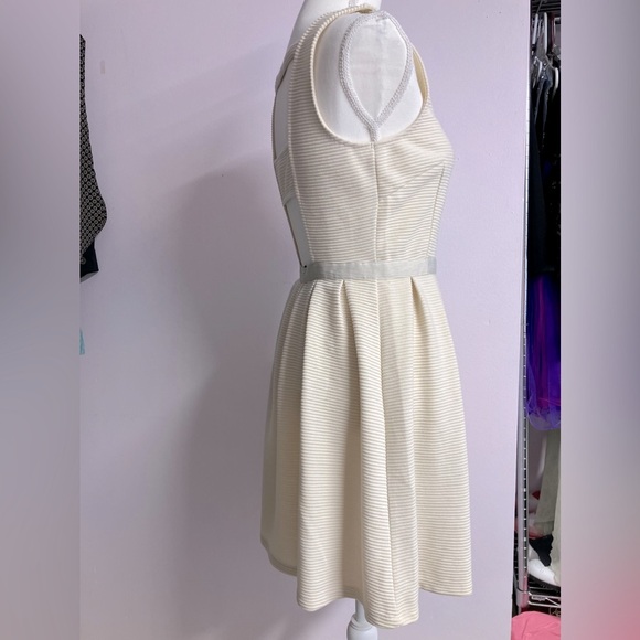 Women’s Ribbed Knit Dress, Size 4, Cream, V-Neck, AEO - Picture 2 of 3